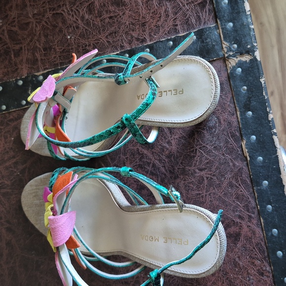 Pelle Moda Multicolor Floral Sandals - Picture 2 of 4